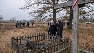 Меморіал у селі Угли Рівненської області. Fot. PAP/Vladyslav Musiienko