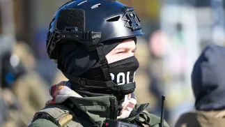 Funkcjonariusz ICE w USA, fot. PAP/EPA/CRAIG LASSIG