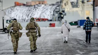 Żołnierze w stolicy Grenlandii, Nuuk. Fot. PAP/EPA/Mads Claus Rasmussen