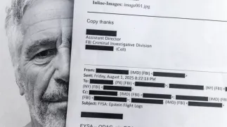 Wydruk z dokumentów Jeffrey'a Epsteina. Zdj. Ilustracyjne. Fot. PAP/EPA/CRISTOBAL HERRERA-ULASHKEVICH