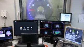 Aparatura medyczna w Narodowym Instytucie Onkologii w Gliwicach. Fot. PAP/Jarek Praszkiewicz