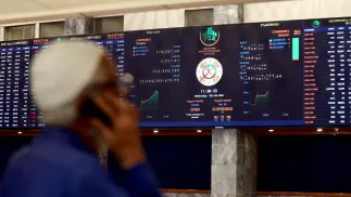 Dane giełdowe wyświetlone na ekranach. Zdj. ilustracyjne. Fot. PAP/EPA/REHAN KHAN 