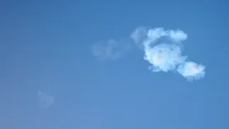 дим після збиття іранської ракети фотоілюстрація Fot. PAP/EPA/Hannibal Hanschke