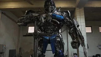 Rzeźba ze złomu Fot. PAP