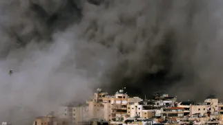 Dym po izraelskim nalocie na Liban, fot. PAP/EPA/WAEL HAMZEH