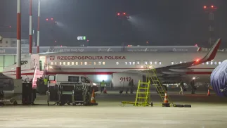Один из самолетов приземлился в Варшавском аэропорту "Окенце". Fot. PAP/Leszek Szymański
