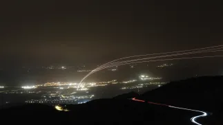 Nalot Hezbollahu był wymierzony w północny Izrael, w tym w Hajfę. Nie ma doniesień o ofiarach - dodał Times of Israel. Fot. PAP/EPA/	ATEF SAFADI (zdjęcie ilustracyjne)