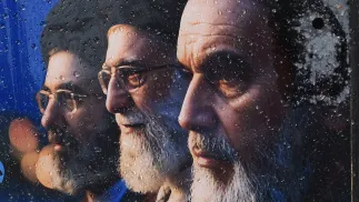 Portret irańskich ajatollahów. Fot. PAP/EPA/YAHYA ARHAB