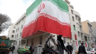 Zniszczone budynki w Teheranie, fot. PAP/EPA/ABEDIN TAHERKENAREH