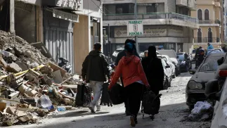 Sterna: widząc, co dzieje się na południu kraju, Libańczycy obawiają się przyjmować u siebie wewnętrznych przesiedleńców, bo może to sprowadzić bombardowania armii izraelskiej. Fot. PAP/EPA/WAEL HAMZEH 