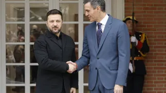 Prezydent Ukrainy Wołodymyr Zełenski i premier Hiszpanii Pedro Sanchez. Fot. PAP/EPA/CHEMA MOYA