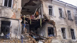 Zniszczenia po rosyjskim ataku dronowym w Odessie, fot. PAP/Alena Solomonova