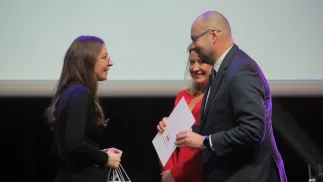 Prezes Polskiej Agencji Prasowej Marek Błoński, dyrektor TVP 3 Olsztyn Magdalena Golińska-Konecko i laureatka Małgorzata Rukszan podczas gali II edycji konkursu Skrzydła Warmii i Mazur. Fot. PAP/Tomasz Waszczuk