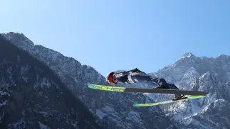 Kamil Stoch podczas skoku w Planicy, fot. PAP/Grzegorz Momot