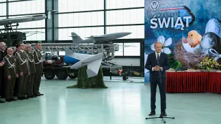 Пасхальная встреча Дональда Туска с военнослужащими.	Fot. PAP/Marcin Obara