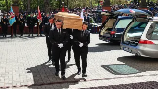 Msza święta żałobna w intencji posła Lewicy Łukasza Litewki w kościele parafii rzymskokatolickiej pw. św. Joachima w Sosnowcu. Fot. PAP/Jarek Praszkiewicz