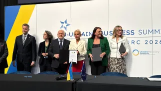 Підписання меморандуму про фінансування інвестицій подвійного призначення в Україні. Fot. X / @pawelkowalpl