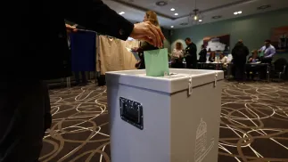 Wybory na Węgrzech. Fot. EPA/ANNA SZILAGYI 