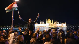 Reakcja na zwycięstwo Tiszy w Budapeszcie PAP/EPA/Robert Hegedus