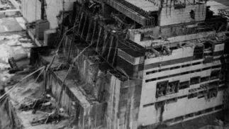 Wybuch w elektrowni atomowej w Czarnobylu. Fot. PAP/CAF