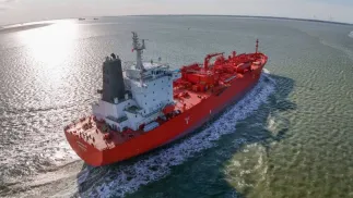 Tankowiec Fot. PAP/EPA/OLIVIER HOSLET