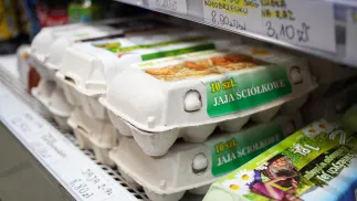 Artykuły spożywcze - jajka kurze. Fot. PAP/Leszek Szymański