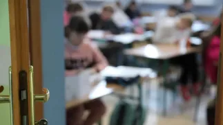 Uczniowie podczas lekcji w klasie szkolnej Fot. PAP/Leszek Szymański