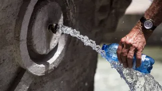 Woda (zdjęcie ilustracyjne). Fot. EPA/Angelo Carconi