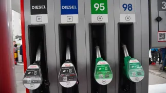 Dystrybutor paliwa. Fot. PAP/Radek Pietruszka