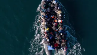 Łódź z imigrantami, zdjęcie ilustracyjne, fot. PAP/EPA/TOLGA AKMEN