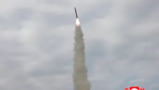 Test północnokoreańskiej rakiety. Zdj. ilustracyjne. Fot. PAP/EPA/KCNA