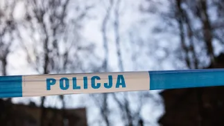 Taśma policyjna, zdjęcie ilustracyjne, fot. PAP/Krzysztof Ćwik