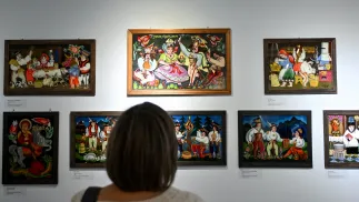 Otwarcie wystawy „Na szkle malowane. Cuda z Podhala” w Muzeum Dialogu Kultur w Kielcach. Fot. PAP/Piotr Polak