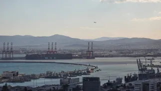 Порт в ізраїльській Хайфі. Фотоілюстрація. Fot. PAP/EPA/ATEF SAFADI