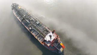 Tankowiec w cieśninie Ormuz Fot. PAP/EPA/OLIVIER HOSLET