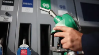 Dystrybutor paliw Fot. PAP/Leszek Szymański