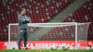  Selecjoner piłkarskiej reprezentacji Polski Jan Urban podczas treningu kadry w Warszawie, fot. PAP/Leszek Szymański