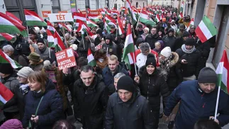  Obywatele Węgier podczas wiecu wyborczego. Fot. PAP/EPA/Tibor Illyes