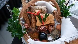 Wielkanocny koszyczek Fot. PAP/Darek Delmanowicz