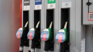 Stacja benzynowa. Fot. PAP/Albert Zawada