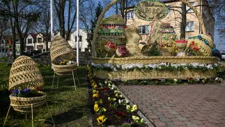 Wielka Wiklinowa Święconka na Rynku w Rudniku nad Sanem Fot. PAP/Darek Delmanowicz