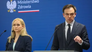 Minister zdrowia Jolanta Sobierańska-Grenda oraz minister finansów i gospodarki Andrzej Domański. Fot. PAP/PAP/Leszek Szymański