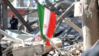 Flaga Iranu. Zdj. ilustracyjne. Fot. PAP/EPA/ABEDIN TAHERKENAREH