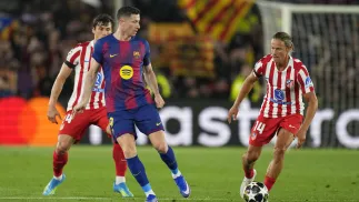 Barcelona przegrała przed własną publicznością z Atletico Madryt 0:2. Fot. PAP/EPA/Siu Wu