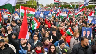 Zwolennicy partii Tisza Fot. PAP/EPA/TIBOR ILLYES
