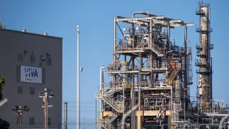 Rafineria w Geelong, fot. PAP/EPA/AAP/JAY KOGLER