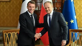 Premier Donald Tusk i prezydent Francji Emmanuel Macron podczas spotkania w Sali Złotej w Domu Uphagena w Gdańsku, fot. PAP/Andrzej Jackowski