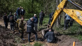 Пошукові роботи, що проводяться Інститутами національної пам’яті Польщі та України на території Волі Островецької на Волині. Fot. PAP/Vladyslav Musiienko