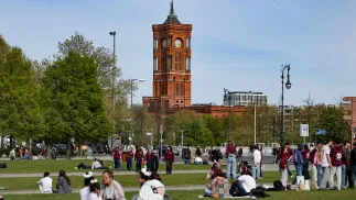 Червона ратушв в Берліні. Фотоілюстрація. Fot. PAP/EPA/FILIP SINGER