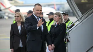 Кароль Навроцкий перед вылетом на саммит. Fot. PAP/Marcin Obara